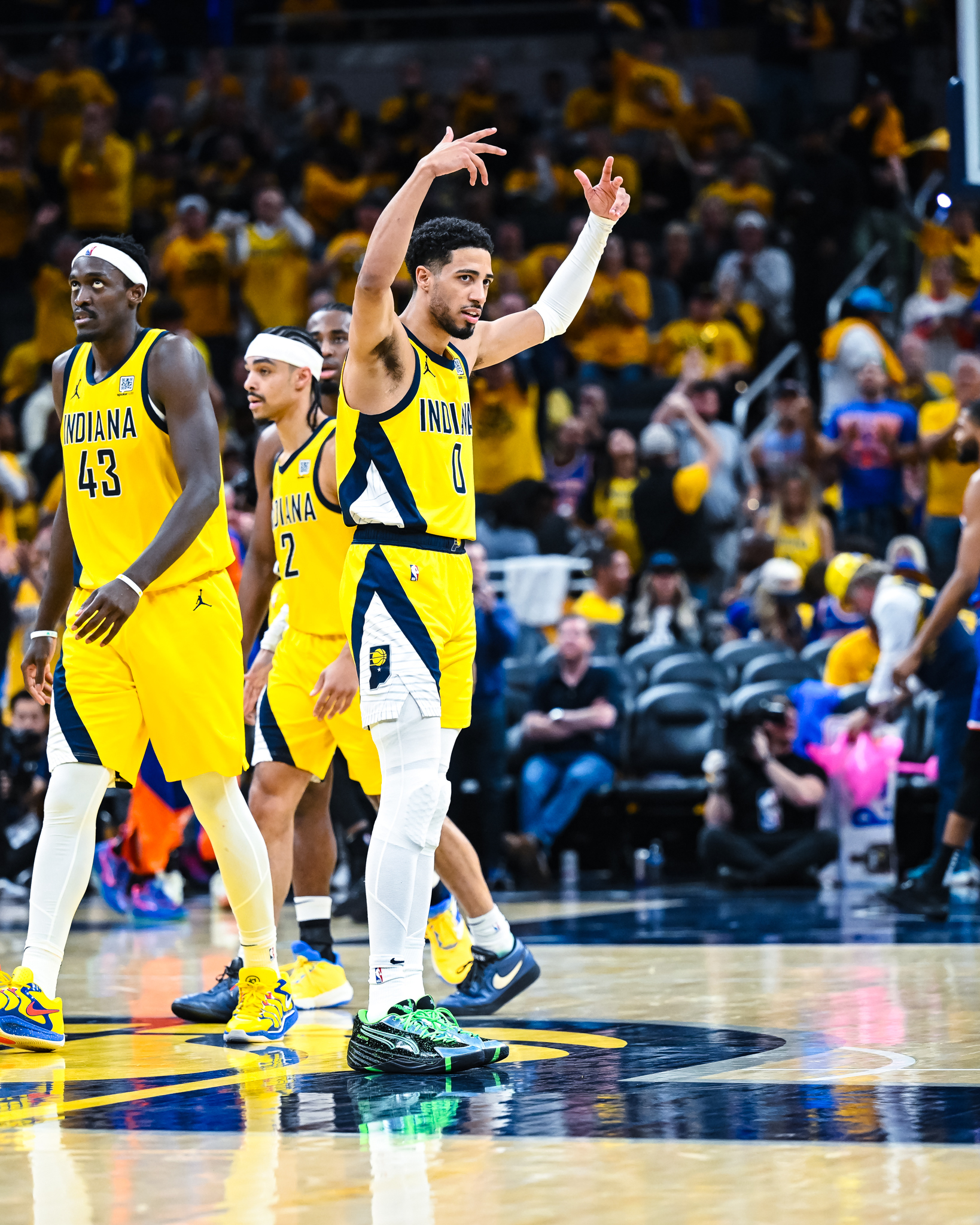 包含步行者碾压热火，汉密尔顿统治全场的词条