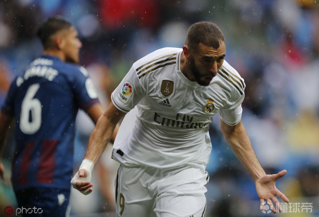 关于塞内加尔翻盘智利，本泽马状态火热的信息