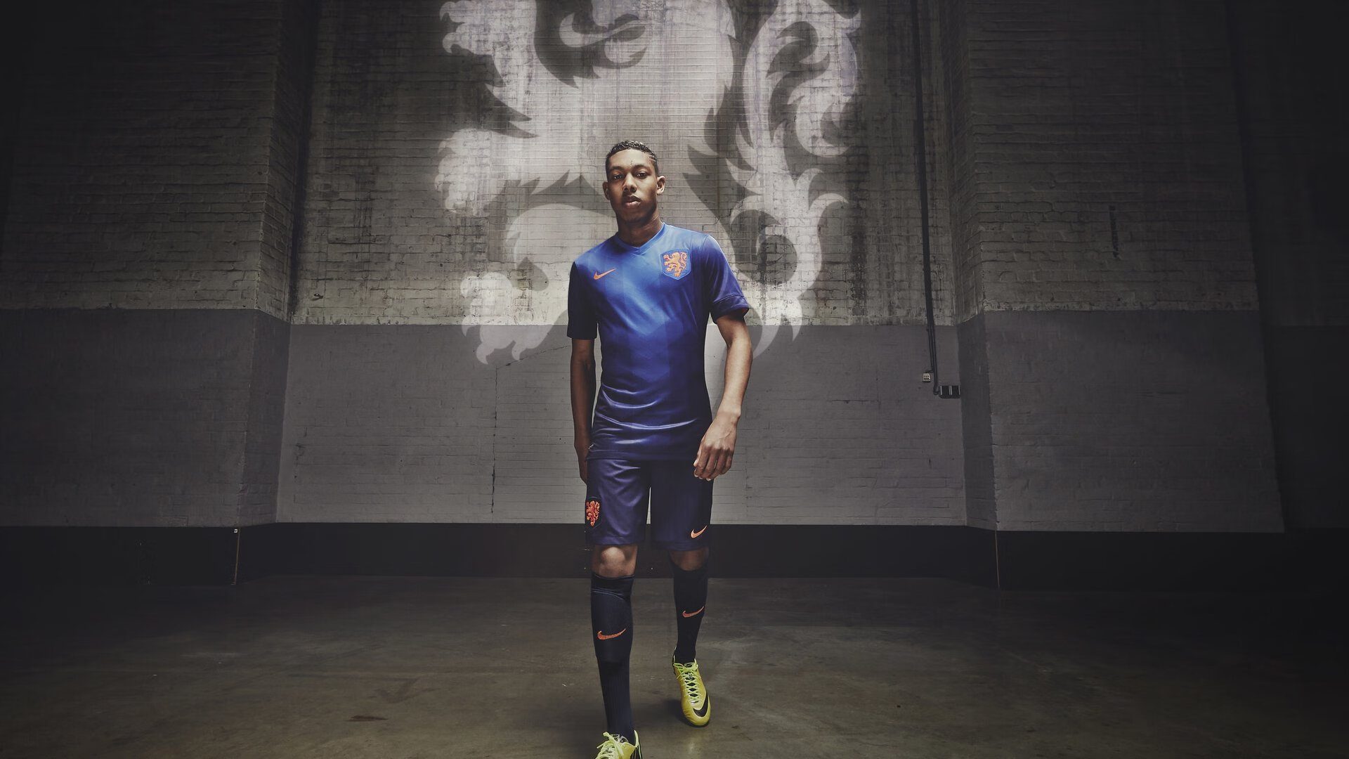 绿茵场上的唯一，玻利维亚对阵塞维利亚，莱万刷新纪录的时空交错